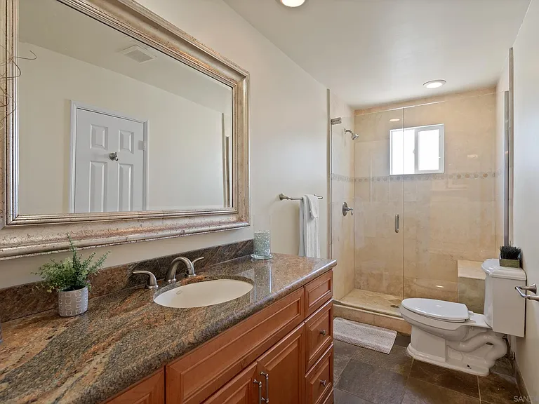 645 Loring St — Photo 30