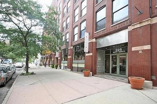 1st image of 225 W Huron St APT 315