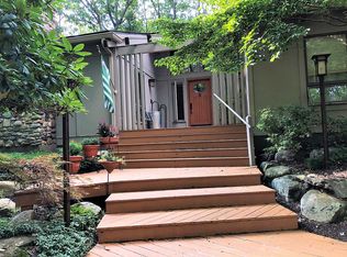 107 Dogwood Ln, Canadensis, PA 18325