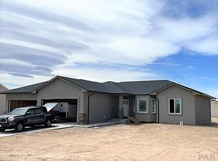 812 Cabaret Dr, Pueblo, CO 81007