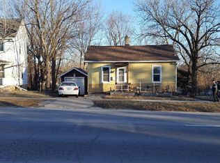 916 N Dodge St, Iowa City, IA 52245
