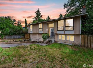 9724 Wildwood Ave SW, Lakewood, WA 98498