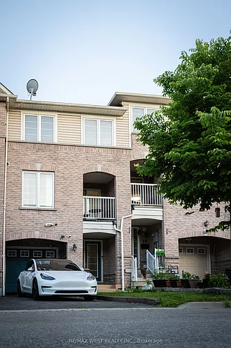 17 Thornharrold St Photo 1