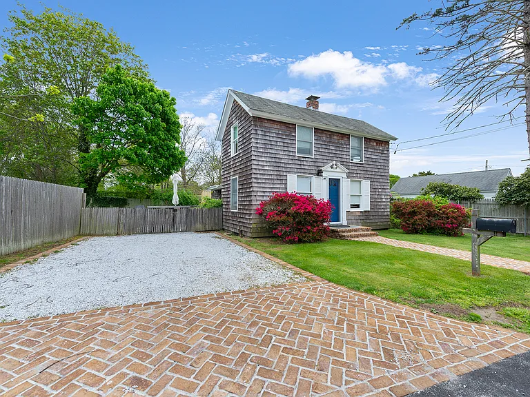 48 Skinner St — Photo 1