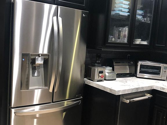 3rd image of 12606 Burbank Blvd APT 6