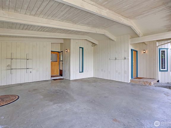 5th image of 1246 SW Camano Drive