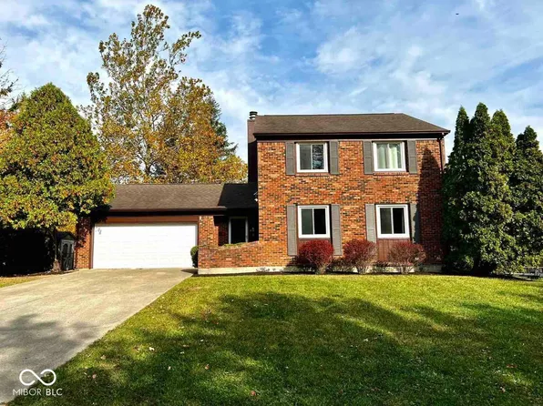 30 Village Ct, Zionsville, IN 46077