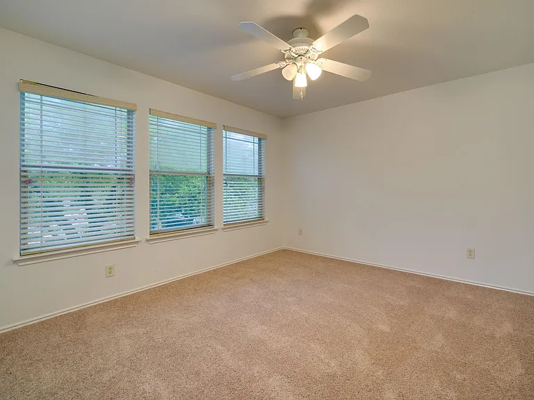 1112 Sundrop Pl — Photo 9