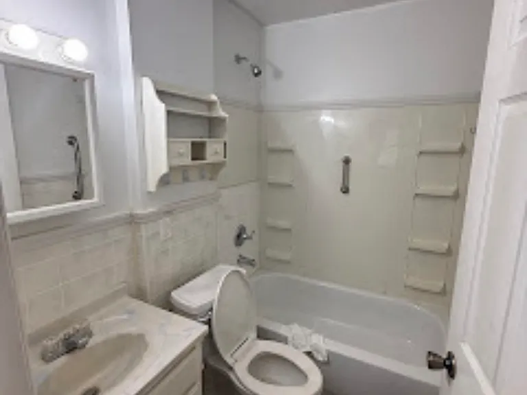 2150 E Clay St — Photo 6