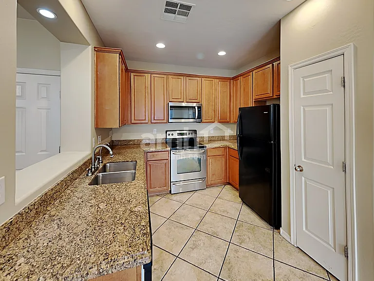 1760 E Joseph Way — Photo 3