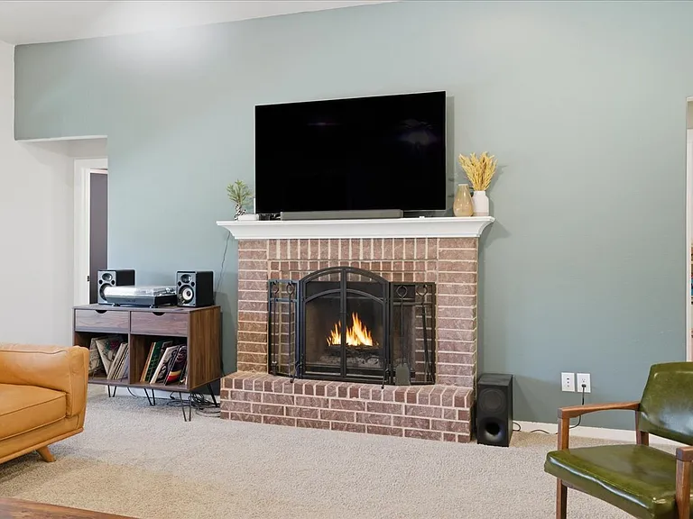 9807 Virginia Ave — Photo 8