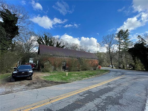 5th image of 398 New Hermitage Rd NE