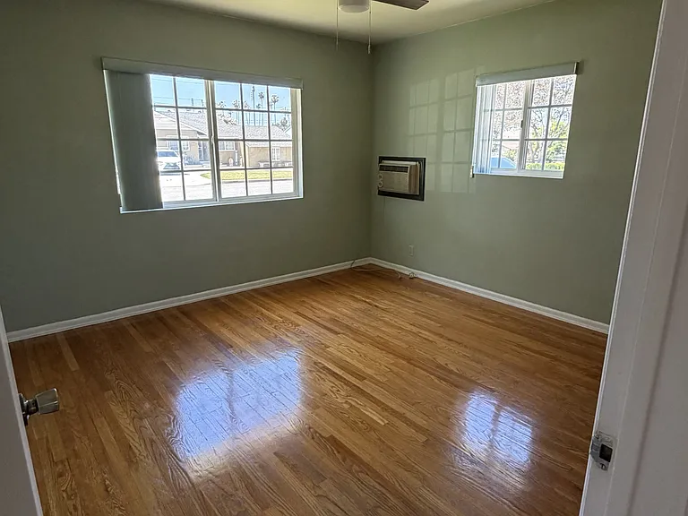 1433 E Larkwood St — Photo 15