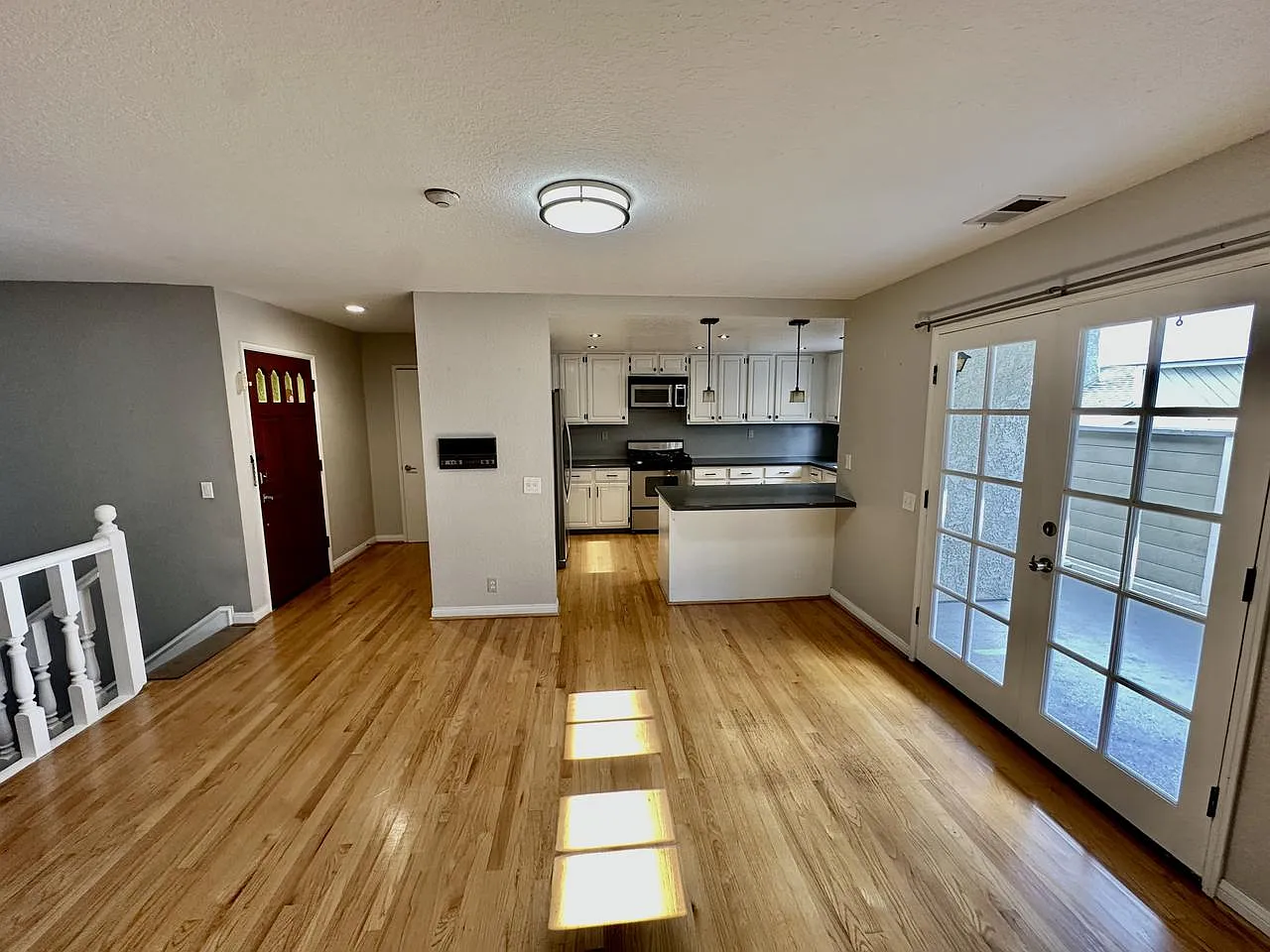 3 bed, 2.5 bath, 1538 sqft, $4,750 — Photo 3