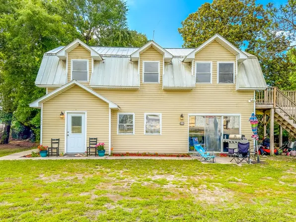 2366 Oak St, Lanark Village, FL 32323