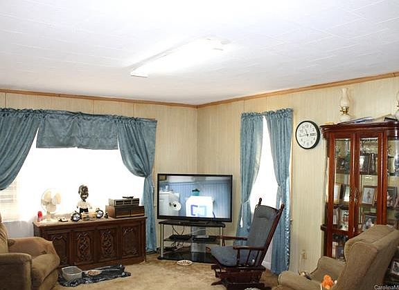 5th image of 308 Oriental Ave