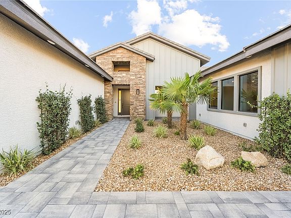 3rd image of 9261 Fountain Creek Ct