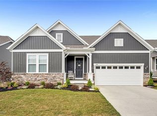 3930 Crest View Dr, Uniontown, OH 44685