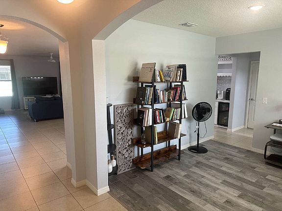 2nd image of 1133 Morgan Cir NE
