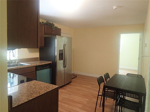 3rd image of 6121 Shirley Ave