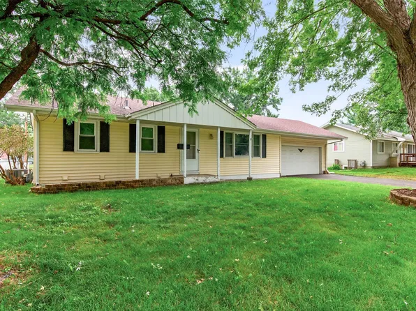 7716 Regent Ave N, Brooklyn Park, MN 55443