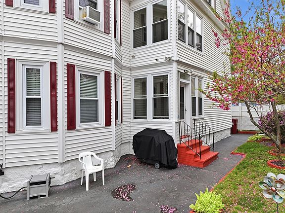 2nd image of 38 3rd Ave