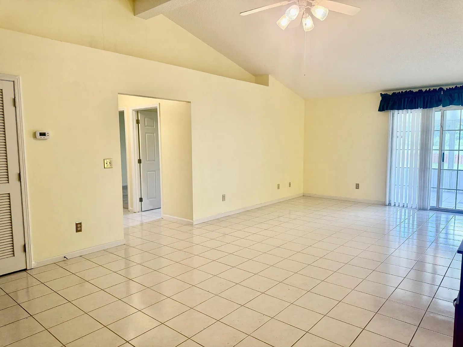 3 bed, 2.0 bath, 1957 sqft, $2,000 — Photo 3