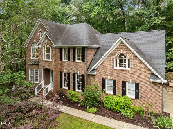 1004 Staffield Ln, Chapel Hill, NC 27516