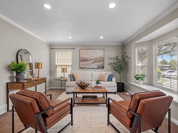 3rd image of 3916 N Davencourt Loop