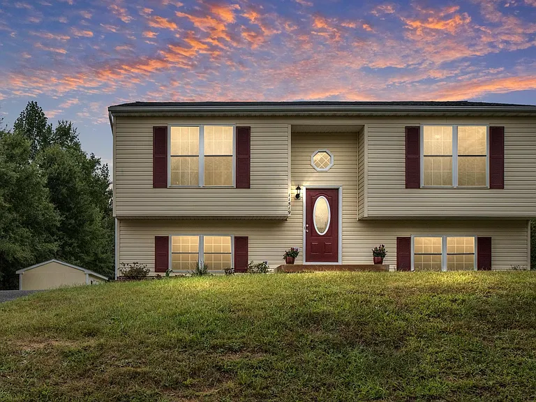 11519 Woodland View Dr — Photo 1