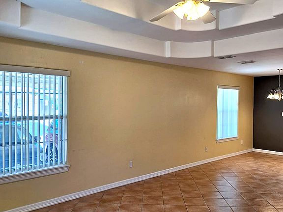 2nd image of 2118 Aruba Dr APT 3