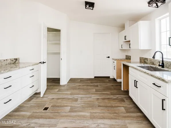 2869 E Acacia Club Ln, Tucson, AZ 85706