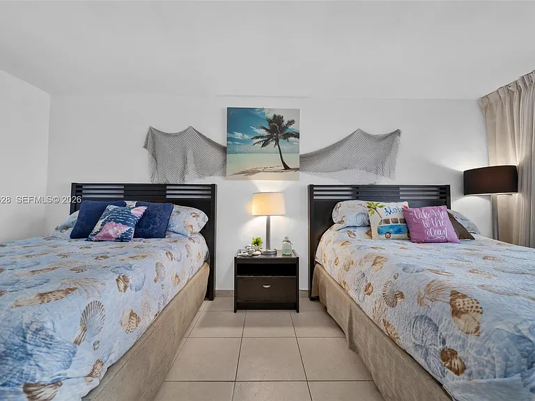 19201 Collins Ave #1117 — Photo 7