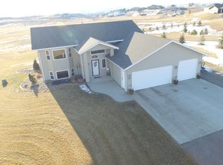 601 Harmony St NW, Minot, ND 58703