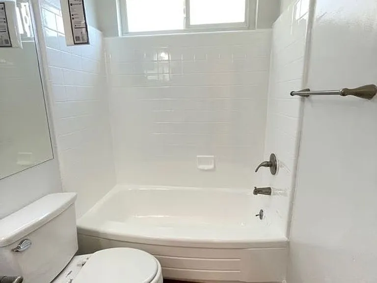 6632 Darby Ave — Photo 15