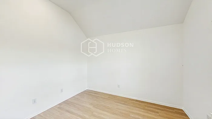 5120 Twin Summit Dr — Photo 4
