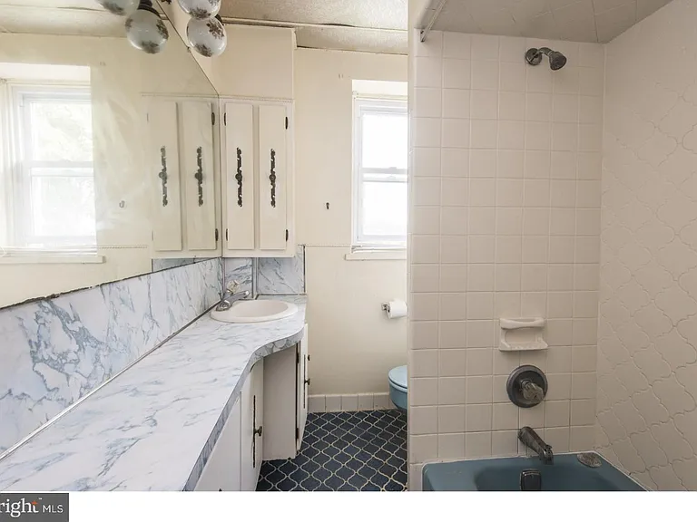 4144 Terrace St — Photo 17