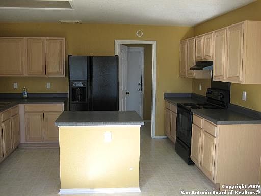 2nd image of 5738 Lovett Oaks