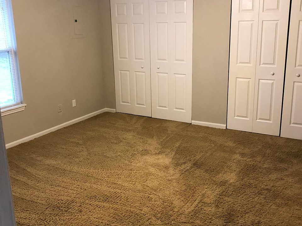 2nd image of 2940 Sunnyside Dr