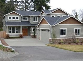 8836 SE 37th St, Mercer Island, WA 98040
