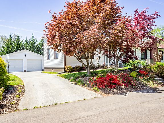 5th image of 1505 Country Club Dr