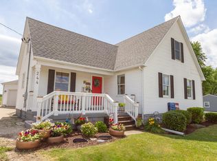 244 N Main St, Burlington, IL 60109