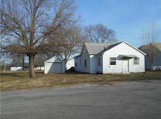 403 N Elizabeth St, Corder, MO 64021