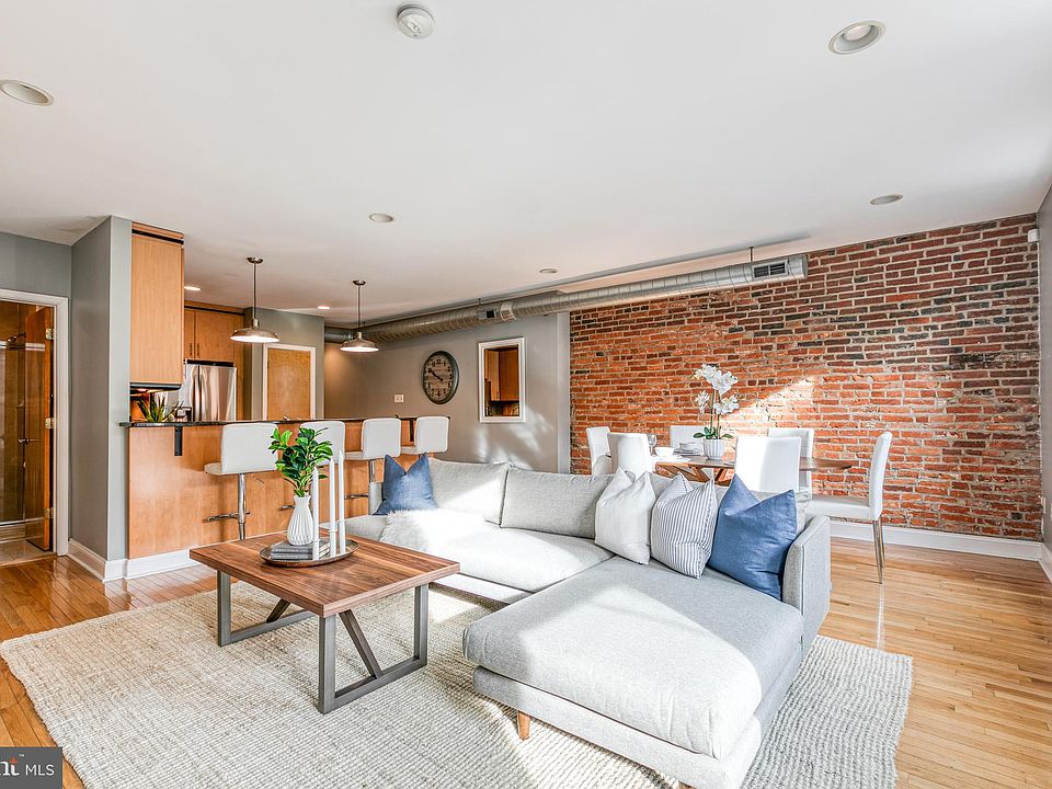 1st image of 625-27 Bainbridge St #4