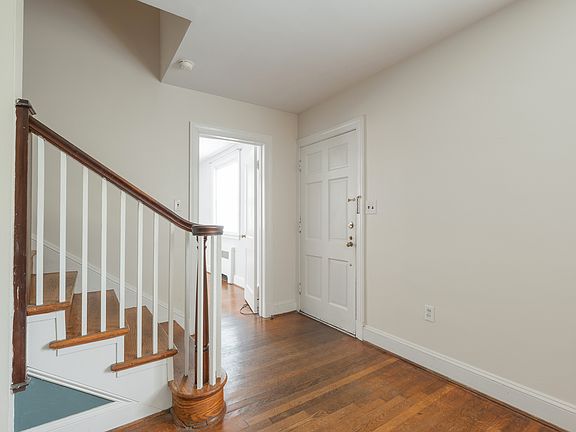 3rd image of 1617 W Laburnum Ave