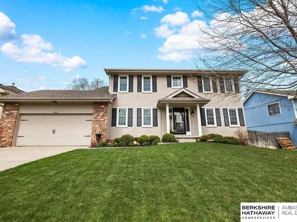 14454 Sherwood Ave, Omaha, NE 68116