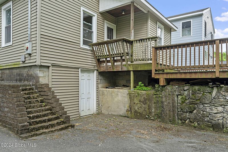 4th image of 1113 Millington Road