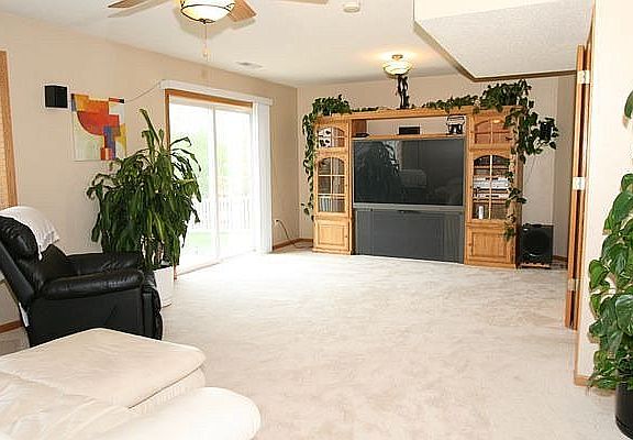 Lower Level Family Rm
