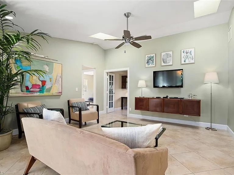 9977 Treasure Cay Ln — Photo 6