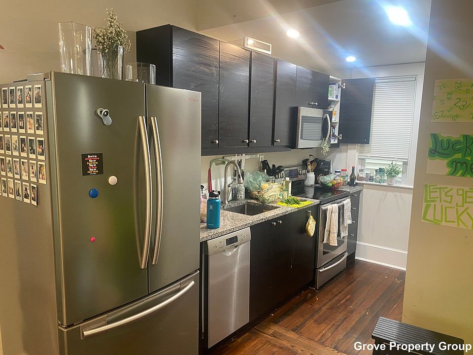 1st image of 7 Winfield St Floor 1